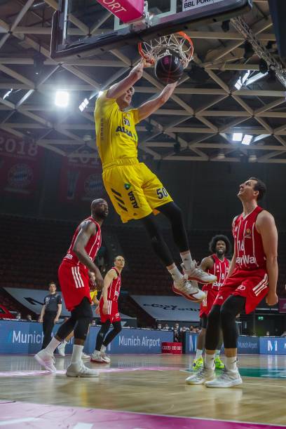 劳内犀利的 劳内犀利的