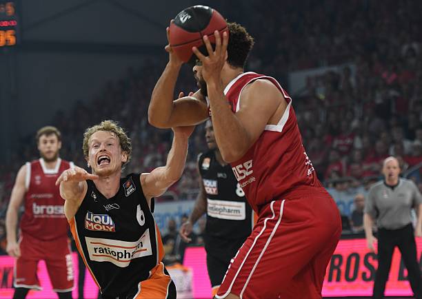 A历史的传 A历史的传