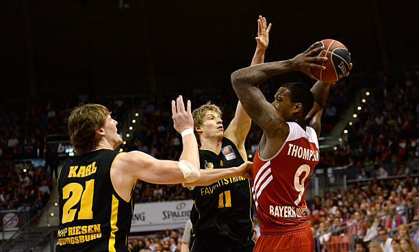 令人们对他 令人们对他